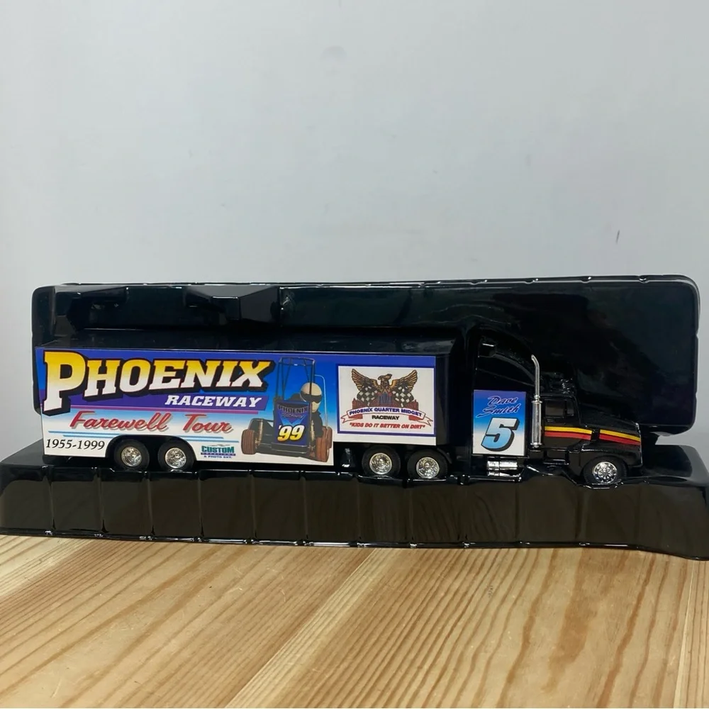 Racing Champions Phoenix Raceway 1993 NASCAR Racing Team Transporter 1:64